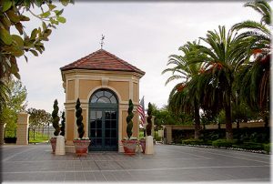 Pelican Crest front entrance.